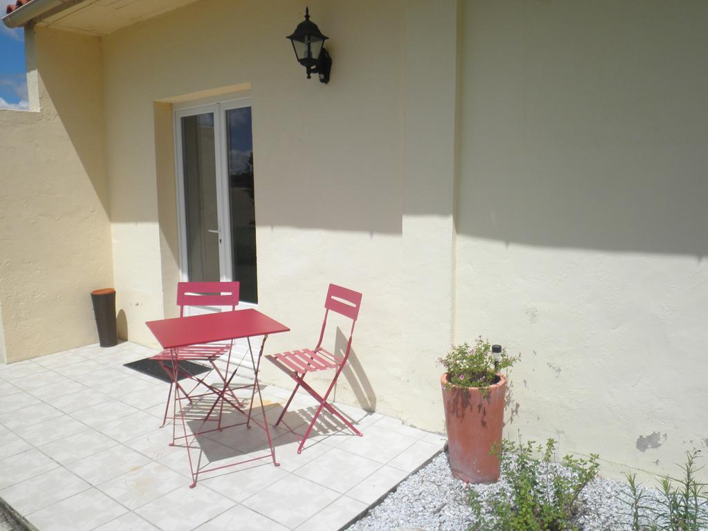 Domaine De La Vigne Bed & Breakfast Cadalen Екстериор снимка